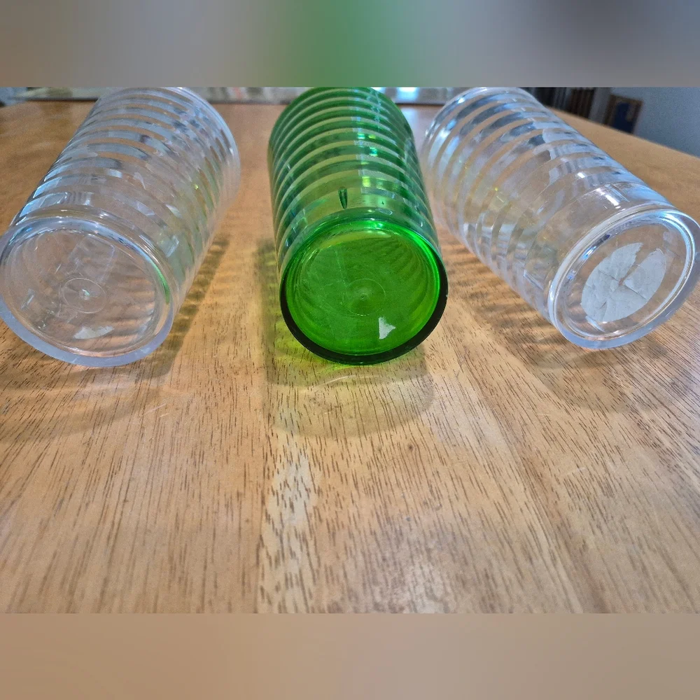 Green and Clear Plastic Cup Set